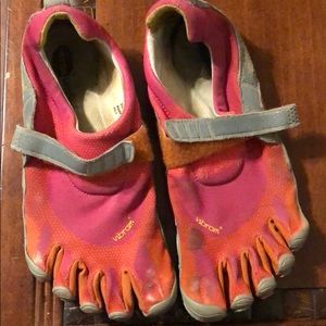 Vibram five finger toe shoes